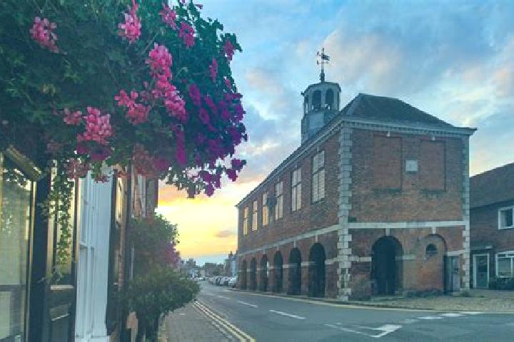 7 escort profiles in Amersham on the Hill, United Kingdom. Browse companions, services, rates and book online. Incall and outcall available.