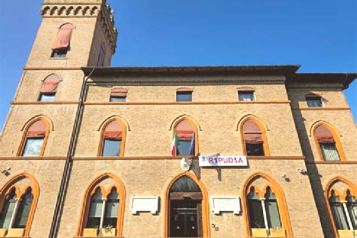 7 escort profiles in Cadelbosco di Sotto, Italy. Browse companions, services, rates and book online. Incall and outcall available.