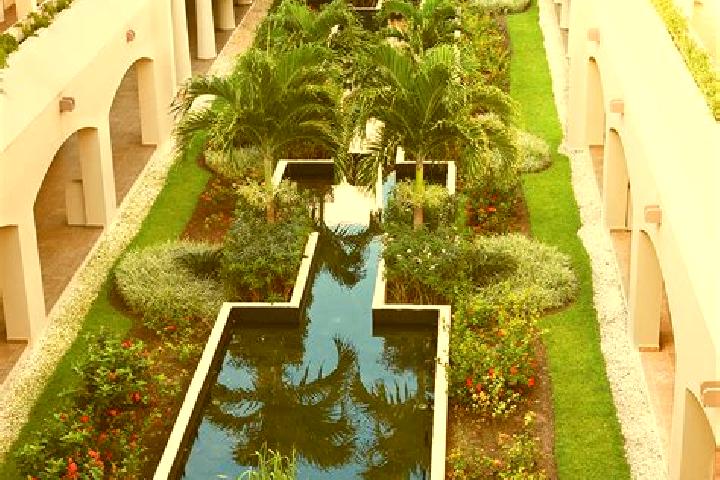 7 escort profiles in Hacienda los Encinos, Mexico. Browse companions, services, rates and book online. Incall and outcall available.