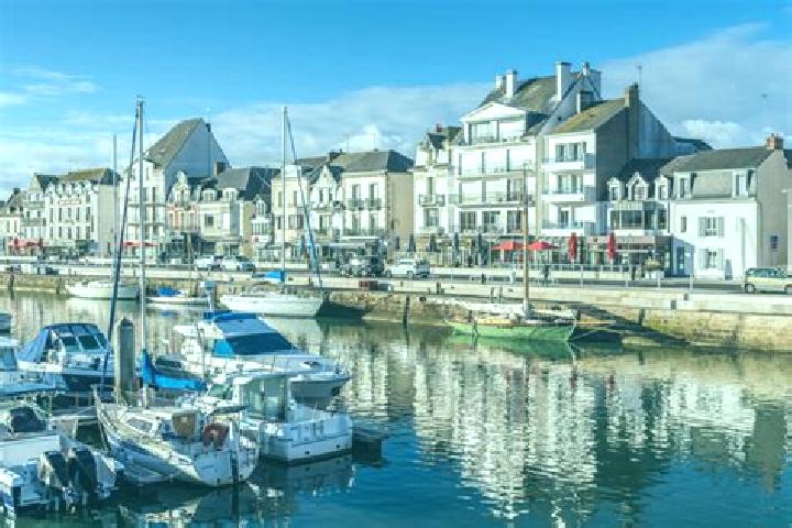 7 escort profiles in Le Pouliguen, France. Browse companions, services, rates and book online. Incall and outcall available.