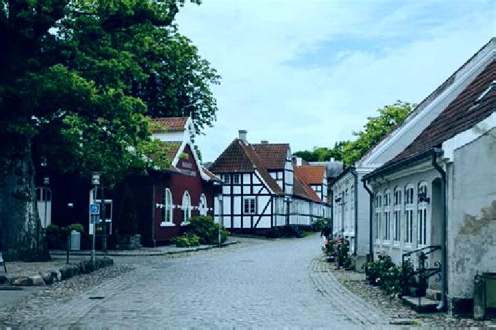 7 escort profiles in Mariager, Denmark. Browse companions, services, rates and book online. Incall and outcall available.