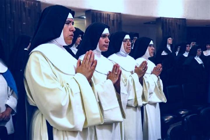 7 escort profiles in San Isidro Monjas, Mexico. Browse companions, services, rates and book online. Incall and outcall available.