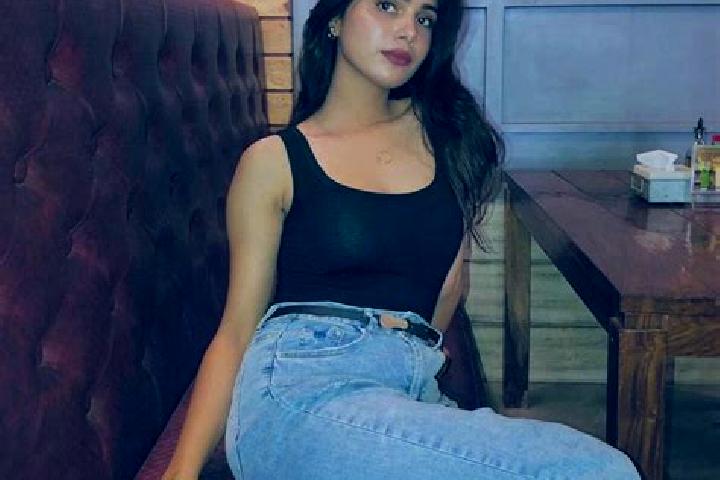 7 escort profiles in Tadikarakonam, India. Browse companions, services, rates and book online. Incall and outcall available.
