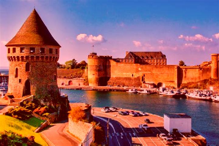 8 escort profiles in Abrest, France. Browse companions, services, rates and book online. Incall and outcall available.