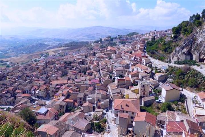 8 escort profiles in Castronovo di Sicilia, Italy. Browse companions, services, rates and book online. Incall and outcall available.
