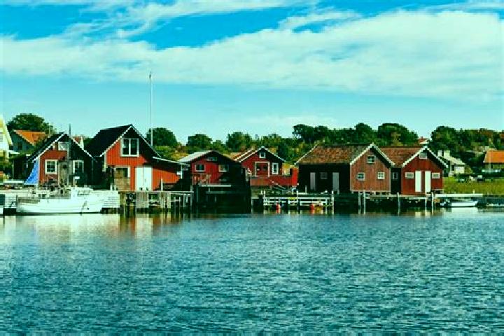 8 escort profiles in Hunnebostrand, Sweden. Browse companions, services, rates and book online. Incall and outcall available.