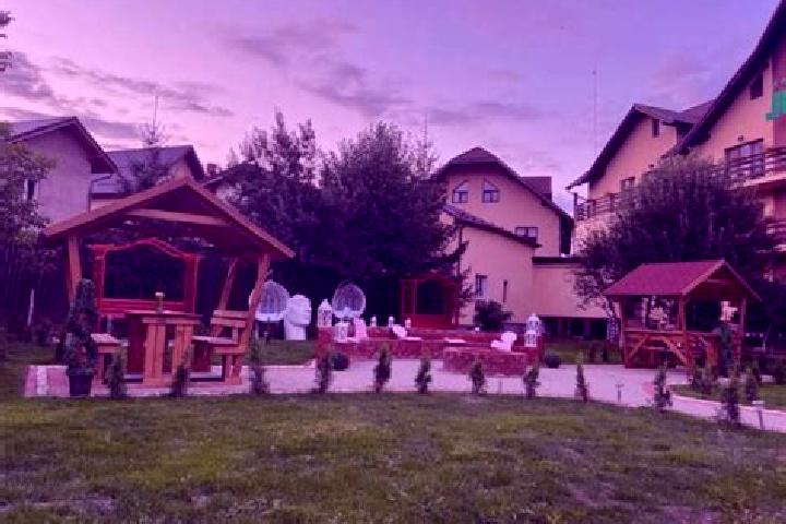 8 escort profiles in Moeciu de Jos, Romania. Browse companions, services, rates and book online. Incall and outcall available.