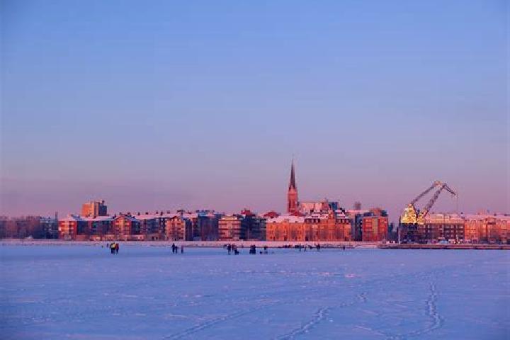 8 escort profiles in Pitea, Sweden. Browse companions, services, rates and book online. Incall and outcall available.