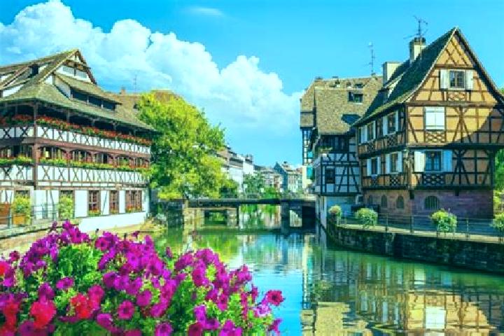 8 escort profiles in Strassburg-Stadt, Austria. Browse companions, services, rates and book online. Incall and outcall available.