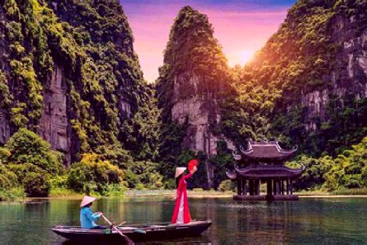 8 escort profiles in Thi Tran Binh Minh, Vietnam. Browse companions, services, rates and book online. Incall and outcall available.