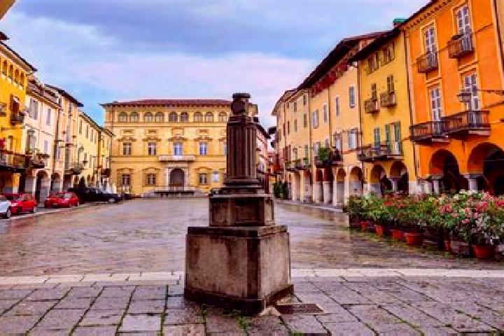 8 escort profiles in Vigliano d Asti, Italy. Browse companions, services, rates and book online. Incall and outcall available.