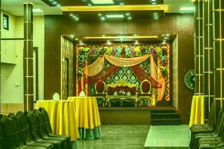 9 escort profiles in Goniana Mandi, India. Browse companions, services, rates and book online. Incall and outcall available.