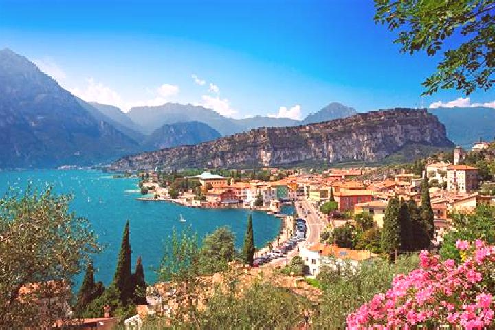 9 escort profiles in Guardea, Italy. Browse companions, services, rates and book online. Incall and outcall available.