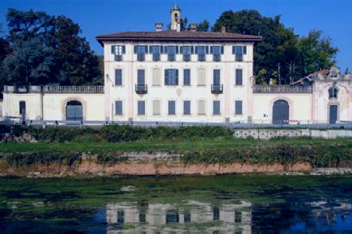 9 escort profiles in Lugagnano, Italy. Browse companions, services, rates and book online. Incall and outcall available.