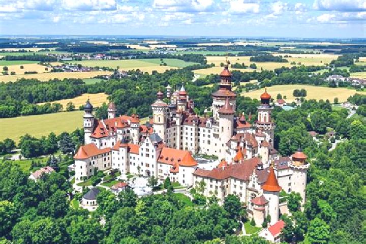 9 escort profiles in Seitenroda, Germany. Browse companions, services, rates and book online. Incall and outcall available.