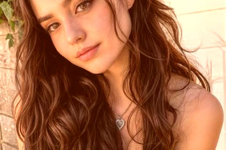 Abigail, 20, a auburn hazel-eyed european companion based in Santa Catarina Buenavista. Offering Massage, Party Girl, Deep French Kissing, Travel Companion, ...