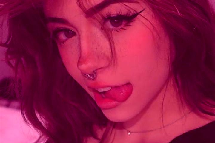 Abigail, 20, a black brown-eyed asian companion based in Ganzi. Offering OWO, A-Level, Roleplay, Deep French Kissing. Available for incall and outcall, overn...