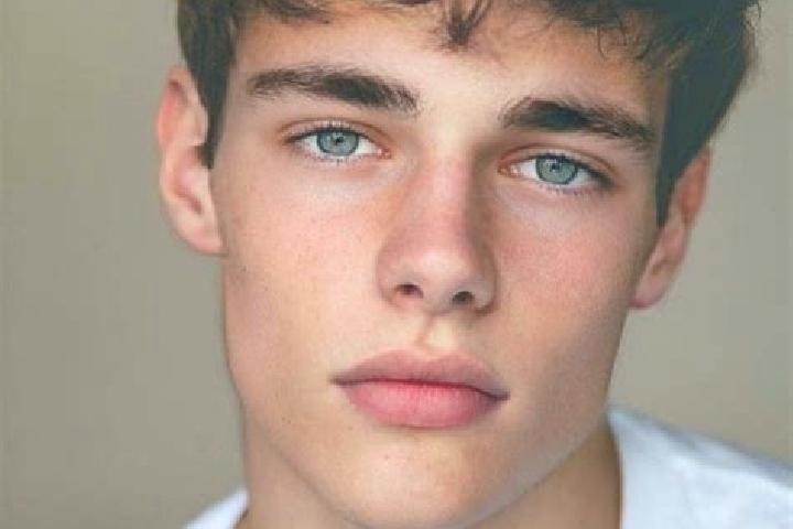 Abigail, 20, a black brown-eyed caucasian companion based in Zelo Buon Persico. Offering 69, Duos, OWO. Available for incall and outcall, day and evening dates.