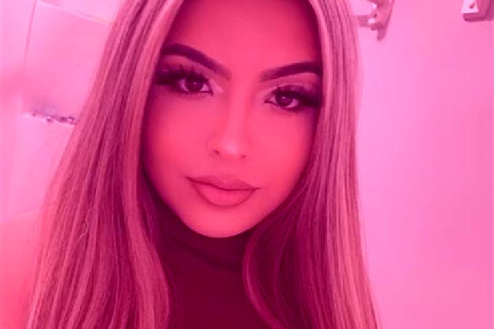 Abigail, 20, a blonde amber-eyed latina companion based in Oeversee. Offering Striptease, Travel Companion, Massage, Couples. Available for incall and outcal...