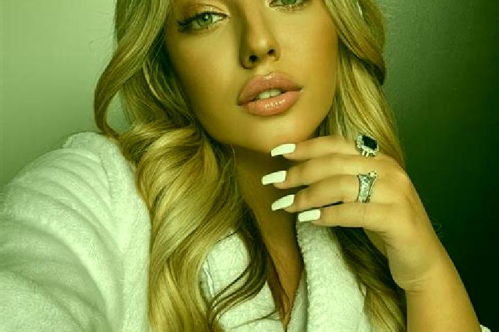 Abigail, 20, a blonde amber-eyed latina companion based in Taokeng. Offering 69, Dinner Date, Duos. Available for incall and outcall, day and evening dates.