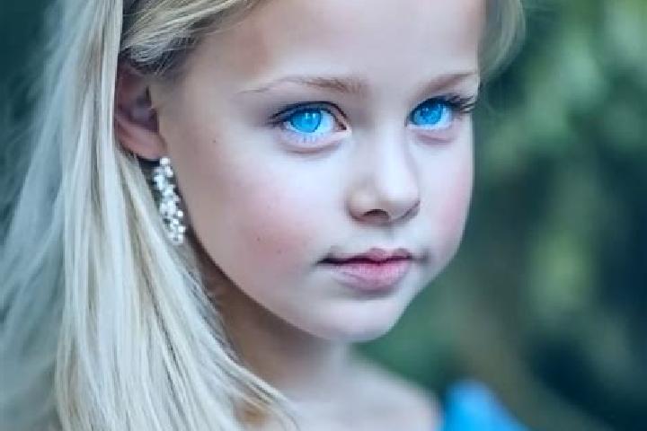 Abigail, 20, a blonde blue-eyed caucasian companion based in Varyushyne. Offering Couples, Roleplay, Erotic Massage, BDSM. Available for incall and outcall, ...