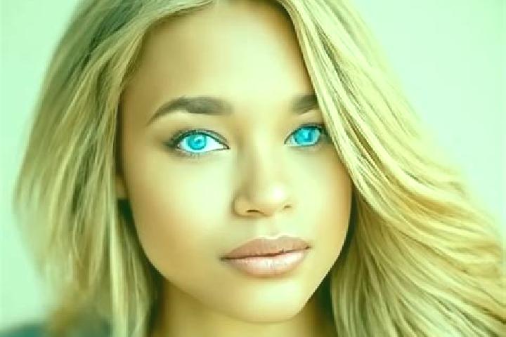 Abigail, 20, a blonde blue-eyed latina companion based in Seven Mile. Offering Erotic Massage, OWO, Couples. Available for incall and outcall, overnight book...