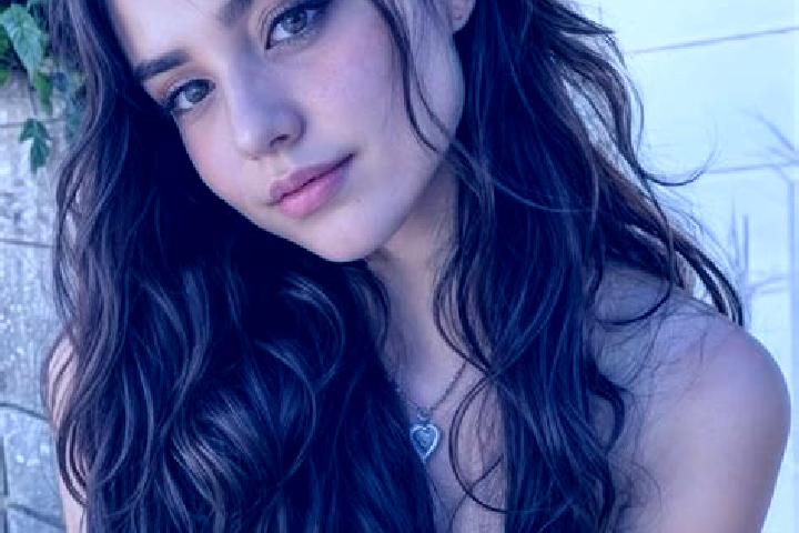 Abigail, 20, a brunette hazel-eyed caucasian companion based in Steinbach am Taunus. Offering Duos, Roleplay, Prostate Massage. Available for incall and outc...