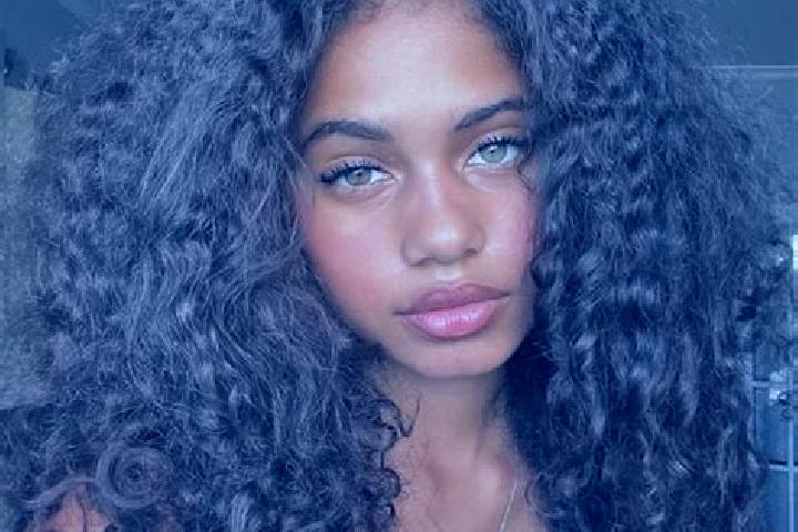 Abigail, 20, a chestnut blue-eyed ebony companion based in Georgensgmund. Offering Overnight, Erotic Massage, Tantra, Travel Companion, CIM. Available for in...