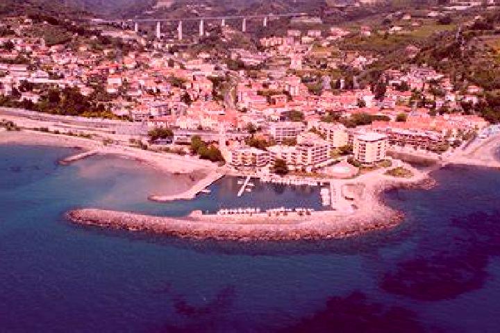 Abigail, 20 — Escort in Marina di San Lorenzo, Italy