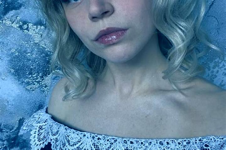 Abigail, 20 — Escort in Nyazepetrovsk, Russia