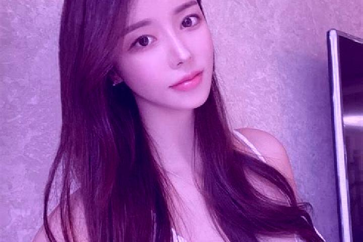 Abigail, 20 — Escort in Xindai, China