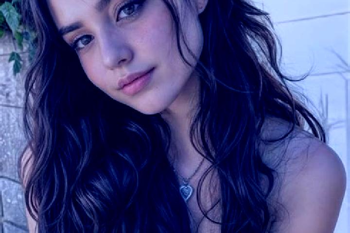 Abigail, 21, a auburn hazel-eyed latina companion based in Brohl-Lutzing. Offering Massage, 69, Overnight, BDSM. Available for incall and outcall, day and ev...