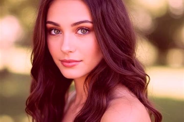 Abigail, 21, a brunette hazel-eyed slavic companion based in Briarwood Beach. Offering Tantra, A-Level, Girlfriend Experience. Available for incall and outca...