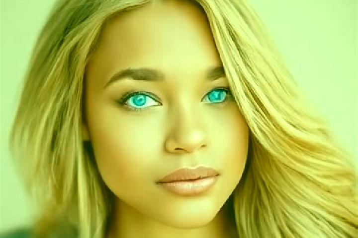 Abigail, 21, a dark blonde blue-eyed latina companion based in Crna Vas. Offering OWO, Tantra, CIM. Available for incall and outcall, day and evening dates.