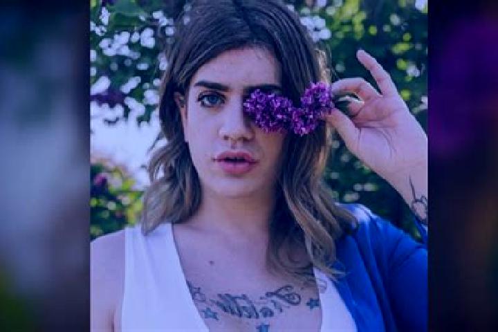 Abigail, 21 — Escort in Gratton, United States