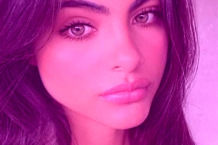 Abigail, 22, a brunette green-eyed european companion based in Rosehall. Offering Deep French Kissing, Tantra, Roleplay, Couples. Available for incall and ou...