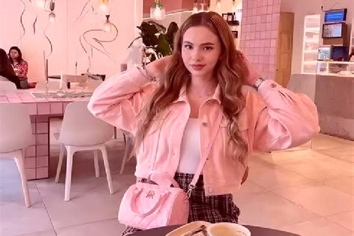Abigail, 22 — Escort in Thorne, United Kingdom