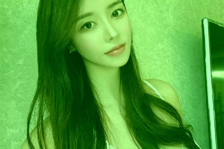 Abigail, 22 — Escort in Zhengdonglu, China