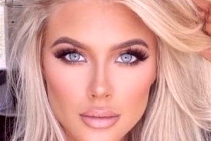 Abigail, 23, a platinum blonde amber-eyed caribbean companion based in Langezwaag. Offering Dinner Date, Travel Companion, CIM, Party Girl. Available for inc...