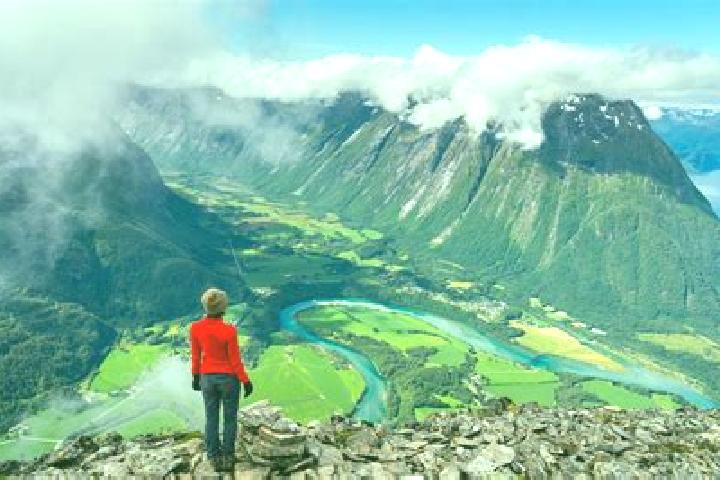 Abigail, 23 — Escort in Eide, Norway