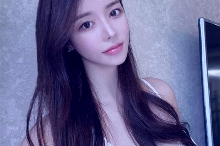 Abigail, 23 — Escort in Toutuo, China