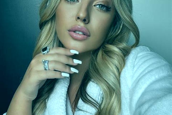 Abigail, 23 — Escort in Zhukiv, Ukraine