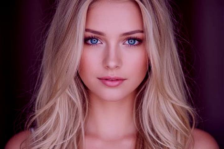 Abigail, 24, a blonde grey-eyed mixed companion based in Bogart. Offering Roleplay, Party Girl, Fetish. Available for incall and outcall, day and evening dates.