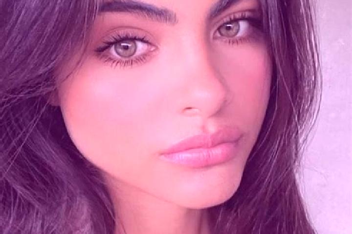 Abigail, 24, a brunette grey-eyed middle eastern companion based in Inishcrone. Offering Striptease, BDSM, Travel Companion, Erotic Massage, Massage. Availab...
