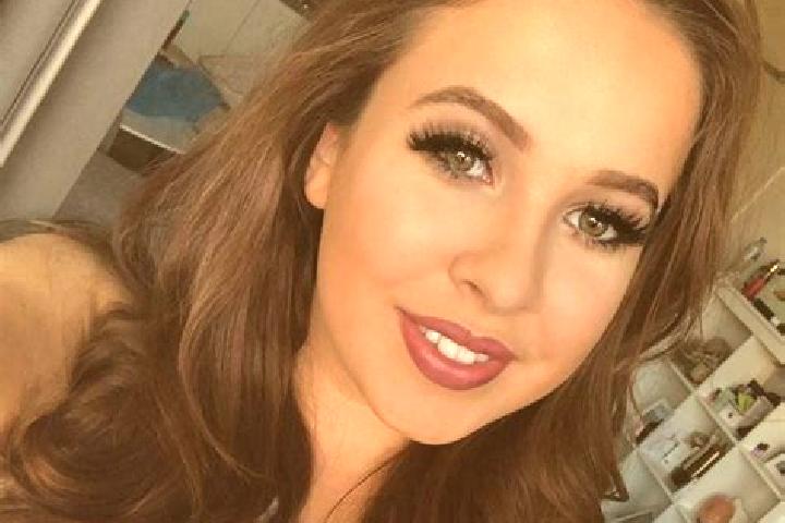 Abigail, 24, a chestnut grey-eyed european companion based in Chinchilla de Monte Aragon. Offering Couples, Fetish, GFE. Available for incall and outcall, da...
