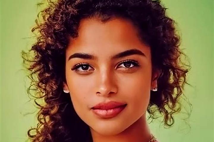 Abigail, 24, a red green-eyed latina companion based in Leylak. Offering Overnight, CIM. Available for incall and outcall, overnight bookings available.