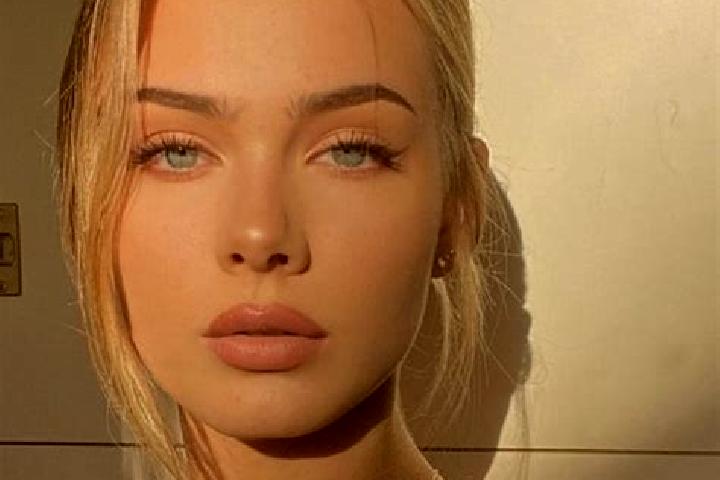 Abigail, 25, a auburn blue-eyed european companion based in Lagymanyos. Offering A-Level, Travel Companion, Couples. Available for incall and outcall, overni...
