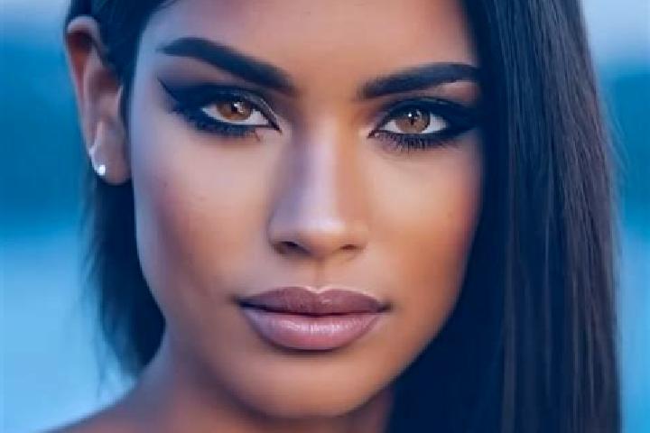 Abigail, 25, a black brown-eyed latina companion based in Diomabana. Offering Roleplay, Deep French Kissing, Fetish, Massage. Available for incall and outcal...