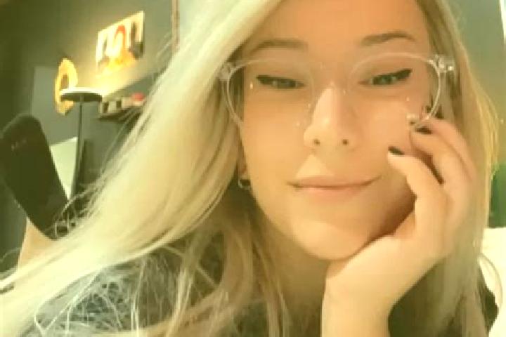 Abigail, 25, a blonde amber-eyed mixed companion based in Cavalinhos. Offering Overnight, Dinner Date, Erotic Massage, Party Girl, Duos. Available for incall...