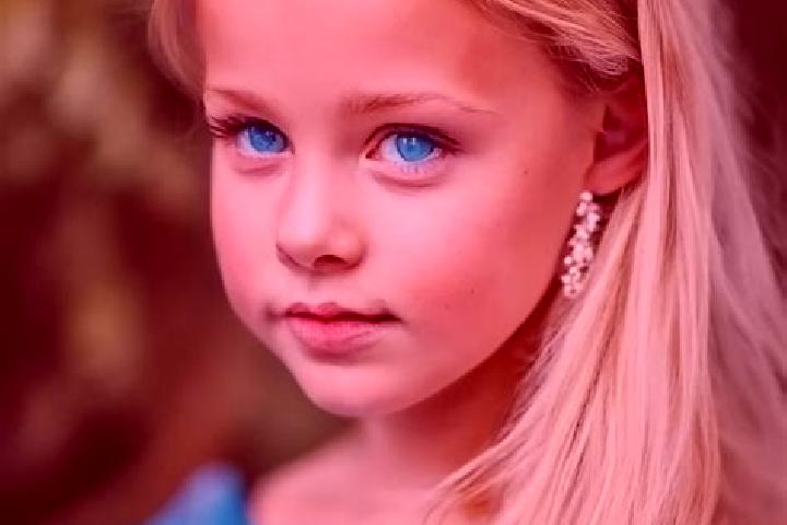 Abigail, 25, a blonde blue-eyed caucasian companion based in Salatiga. Offering Dinner Date, Girlfriend Experience, Couples, BDSM, Massage. Available for inc...